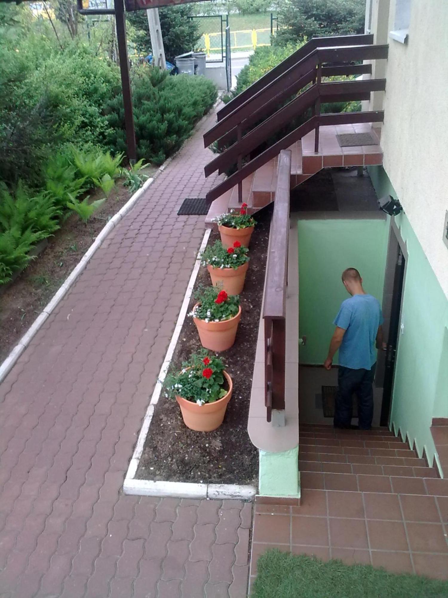 Apartamenty, Pokoje, Pracownicze 