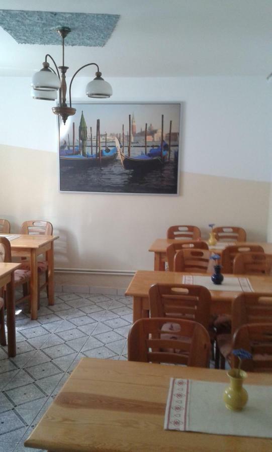 Дерев'яний котедж Apartamenty, Pokoje, Pracownicze 